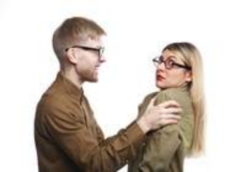 嘉兴出轨取证：离婚官司女方不拿出钱来怎么办